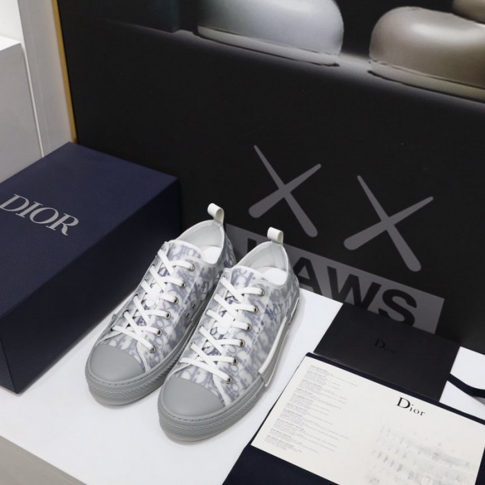 D10R SNEAKER