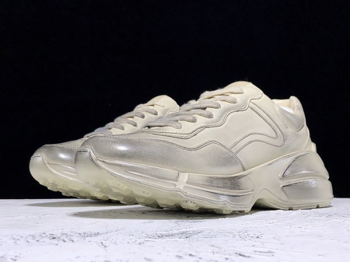 GUI SNEAKER