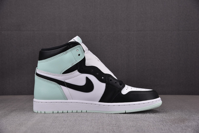 AIR JORDAN 1 RETRO HIGH OG NRG "IGLOO" 861428-100