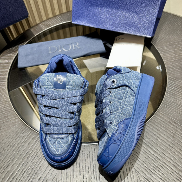 D10R B9s SNEAKER