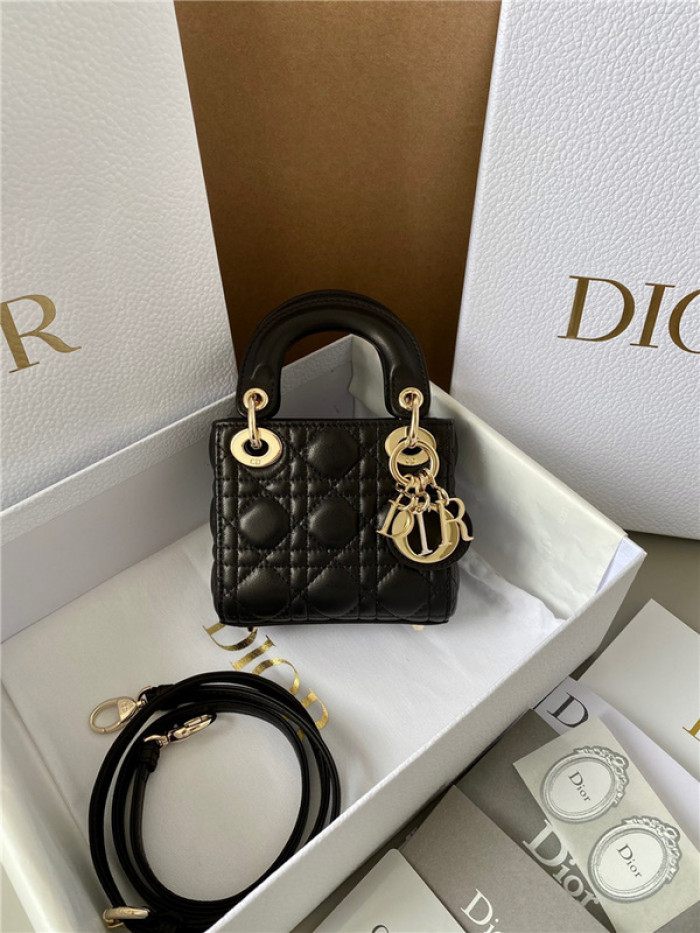 d10r BAG