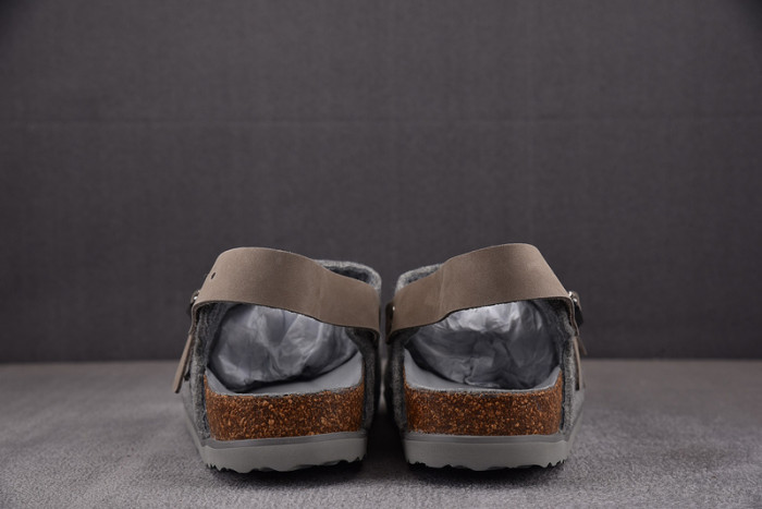 d10r sandal