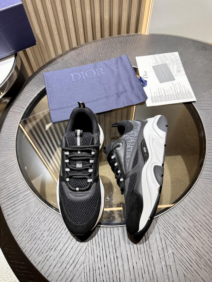 D10R SNEAKER