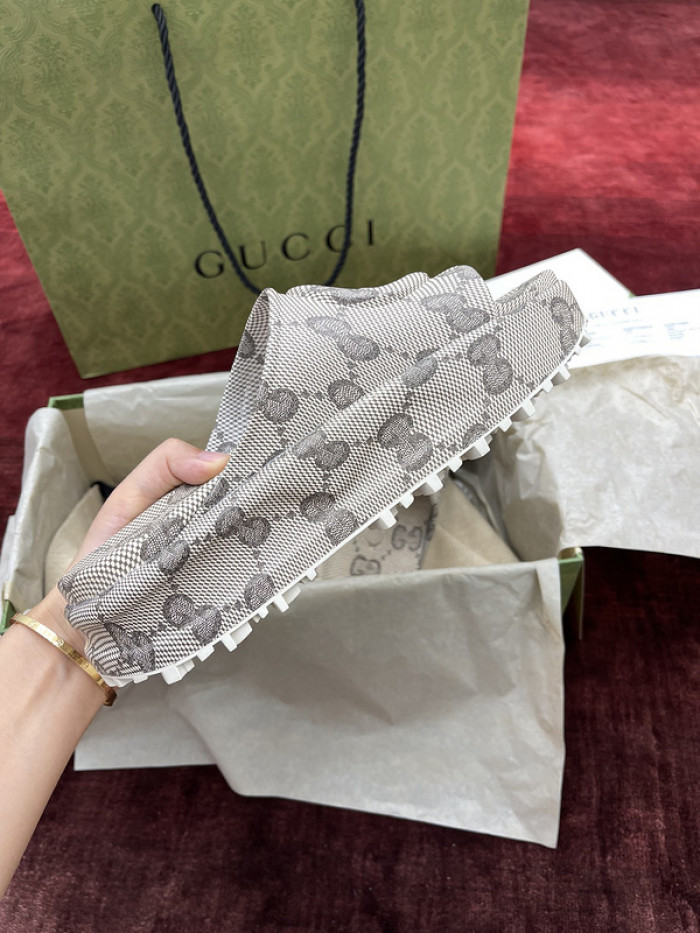 GUI SANDAL