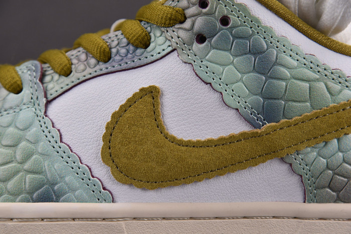 Nike SB Dunk Low Alexis Sablone Chameleon  HJ3386-300