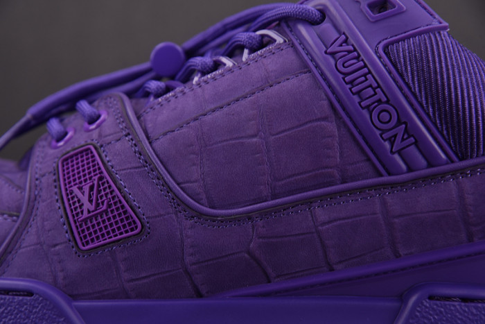 L0VT SNEAKER