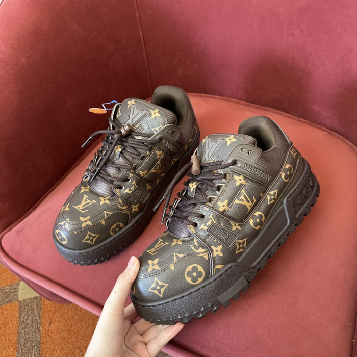 L0VT SNEAKER