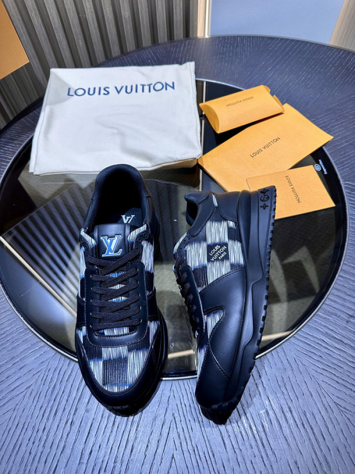 L0VT SNEAKER