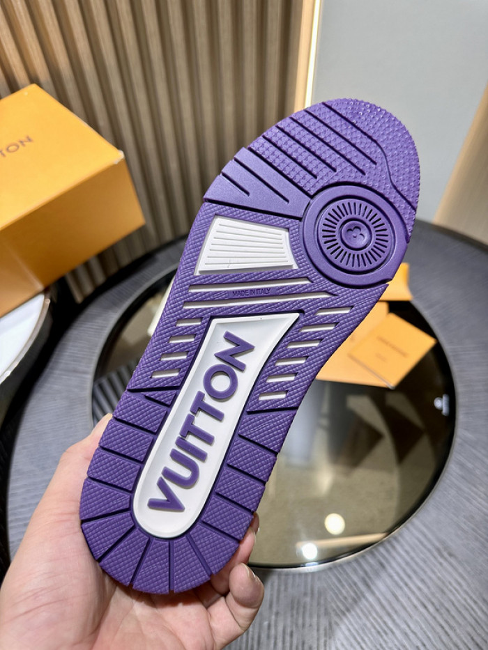 L0VT SNEAKER