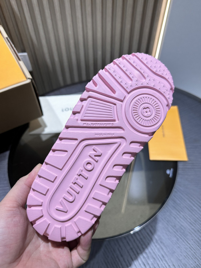 L0VT SNEAKER