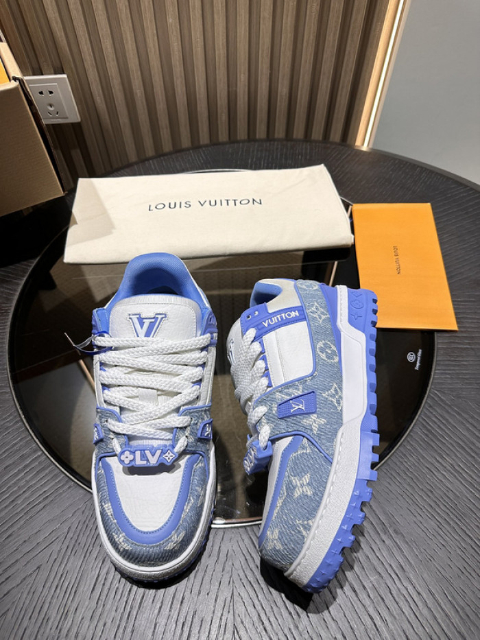 L0VT SNEAKER