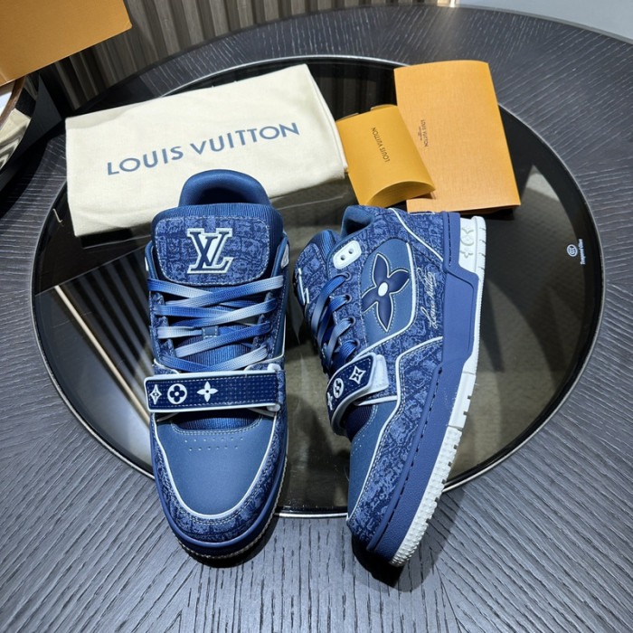 L0VT SNEAKER