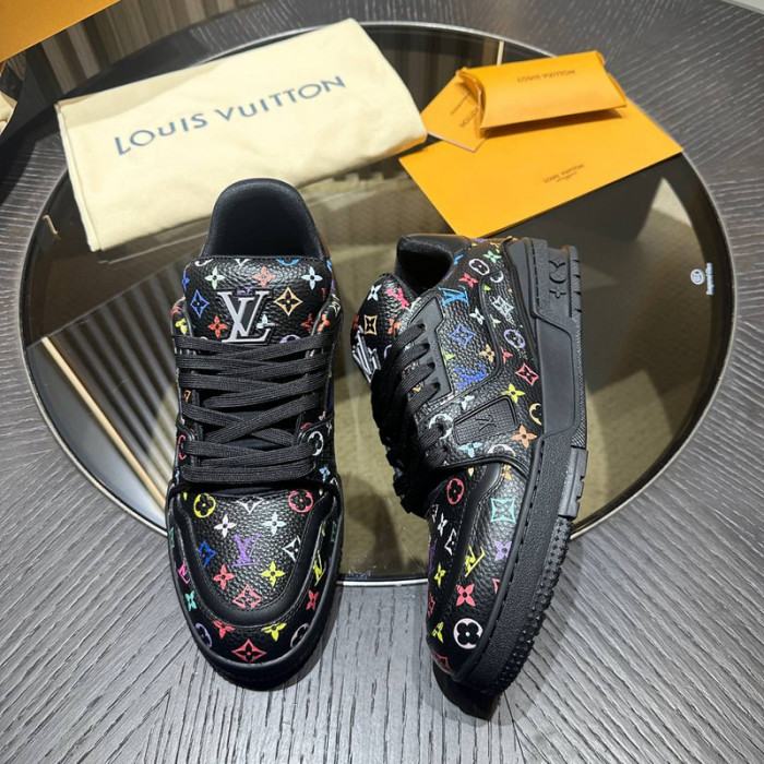 L0VT SNEAKER