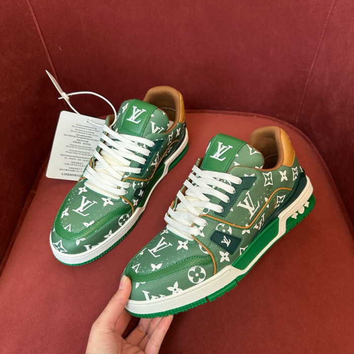 L0VT SNEAKER