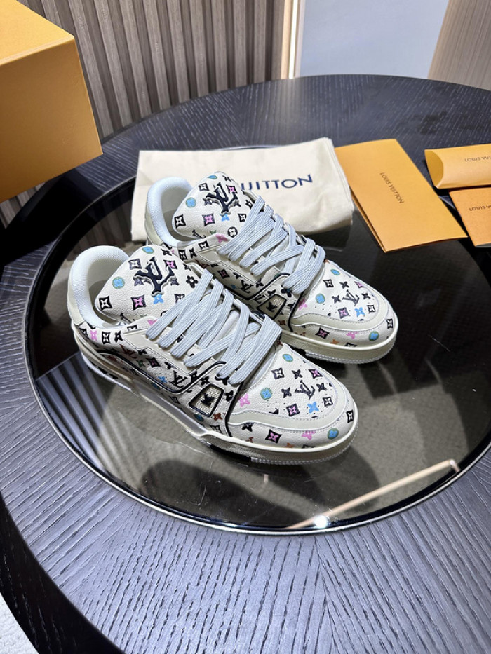 L0VT SNEAKER