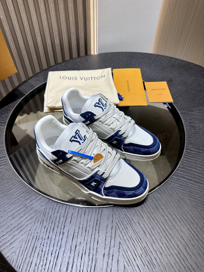 L0VT SNEAKER